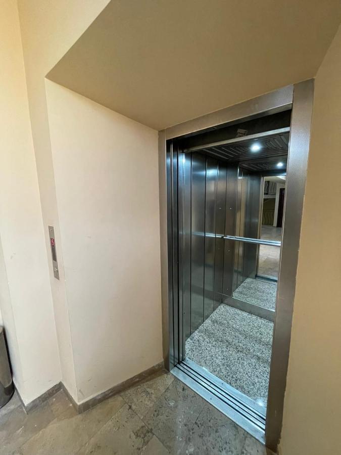 Abovyan Street 16, Apartment No 24 Yerevan Bagian luar foto