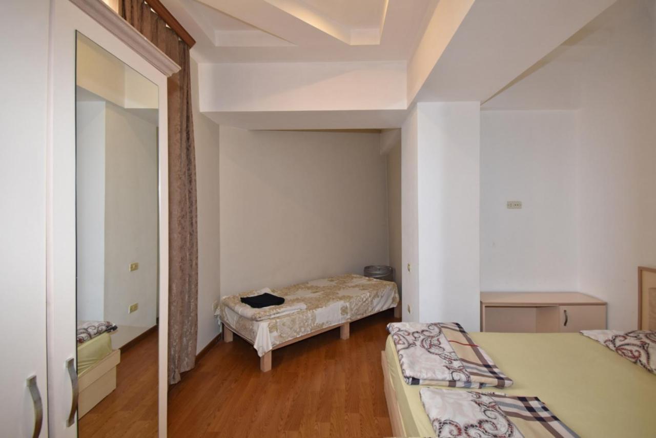 Abovyan Street 16, Apartment No 24 Yerevan Bagian luar foto