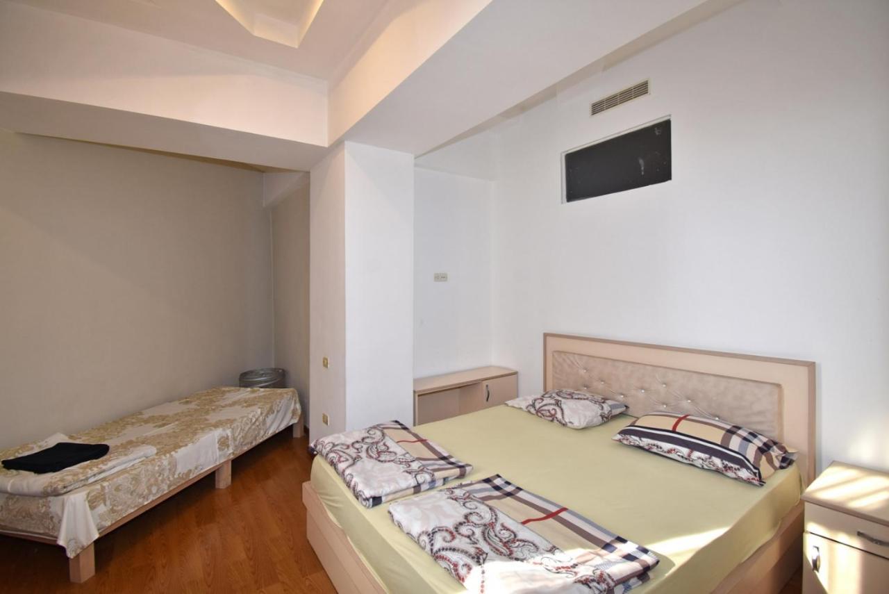 Abovyan Street 16, Apartment No 24 Yerevan Bagian luar foto