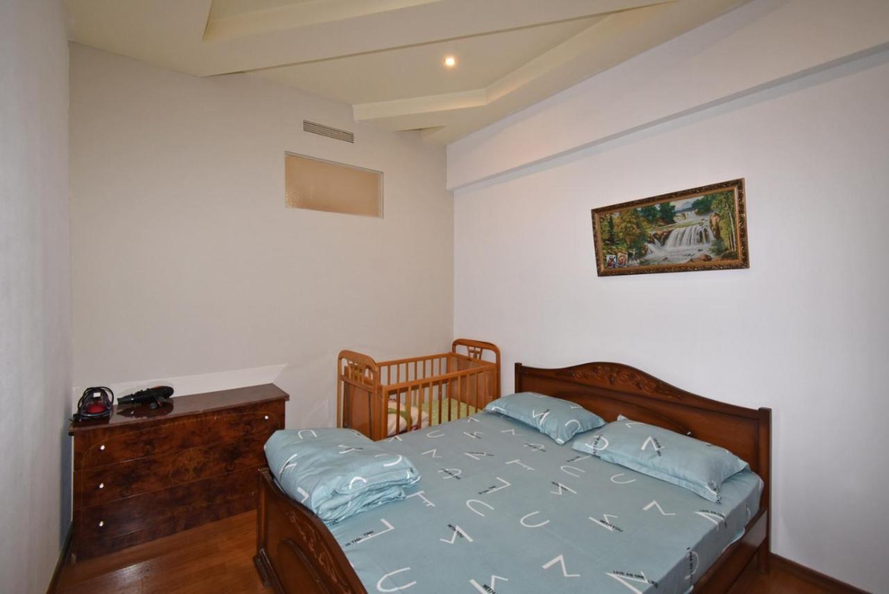 Abovyan Street 16, Apartment No 24 Yerevan Bagian luar foto